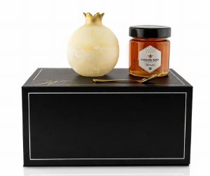 Picture of Resin Honey Dish with Spoon and Kosher Raw Honey Pomegranate Design Gourmet 4 Piece Gift Set 3.5"